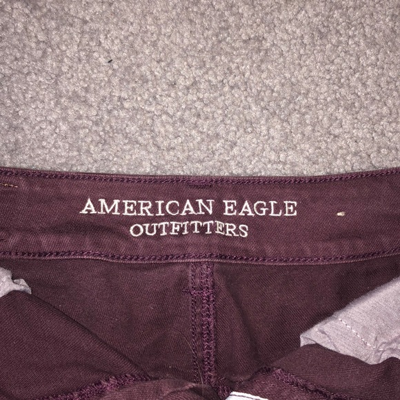 American Eagle maroon jean shorts - Picture 3 of 4